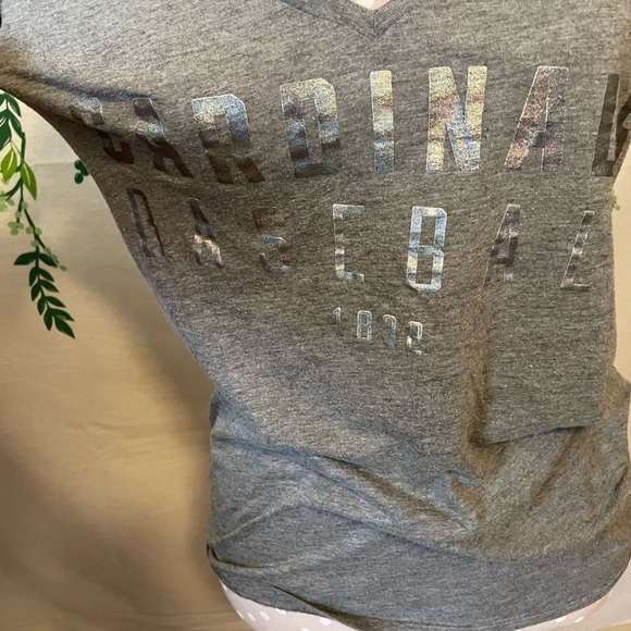 Size Small PINK Victoria’s Secret Silver Shirt - Cardinals Baseball B2 - Picture 2 of 3